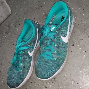 Nike green/teal running shoes